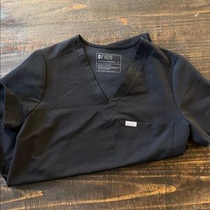 Figs Women’s Black Catarina V-Neck scrub top